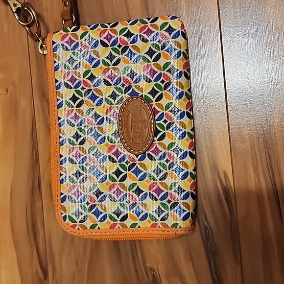 Fossil Vintage Geometric Clutch Wristlet - Picture 2 of 13